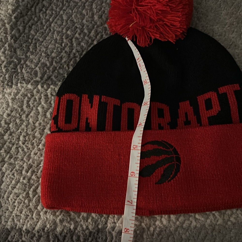Toronto Raptors Black and Red Pom-Pom Toque - Picture 4 of 6